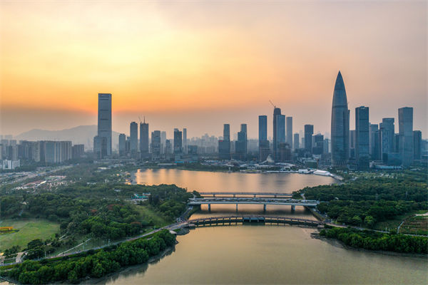 深圳集團(tuán)管控咨詢公司如何助力企業(yè)實(shí)現(xiàn)高效集權(quán)與分權(quán)？